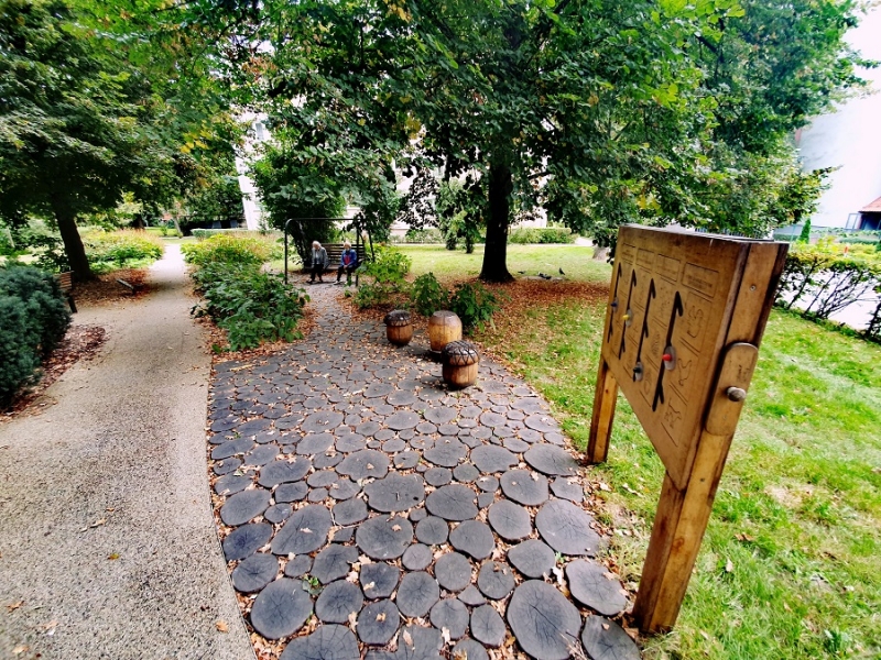 Park kieszonkowy przy ul. Celarowskiej w Krakowie